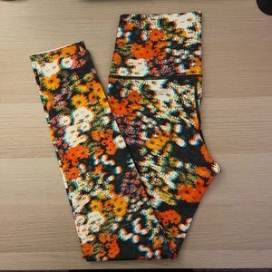 aerie Floral Print Leggings in Orange, White, Black